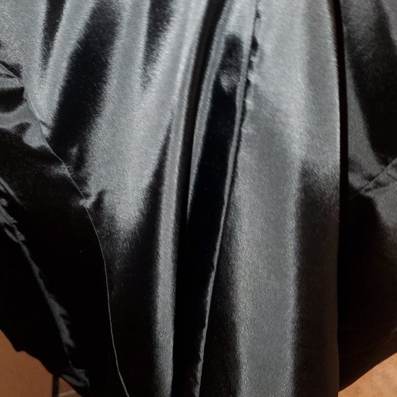 Tahari Cape Coat - Picture 3 of 12